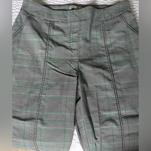 📦 4/$20 bundle Cato, Charter Club, Apt. 9 Capris✨ details on each item included - Picture 4 of 7